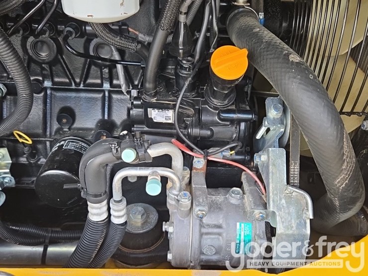 2020-deere-60g-image-40