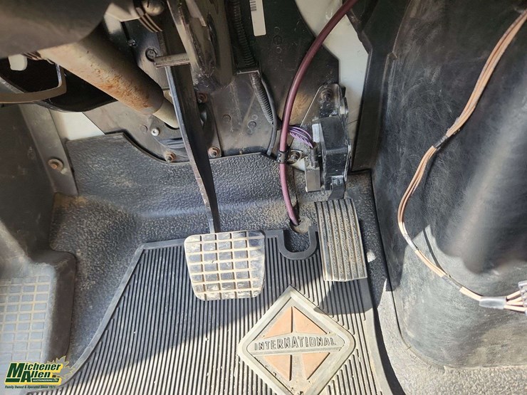 2014-international-durastar-4300-image-12