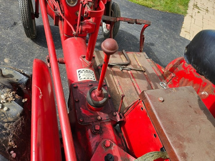 #2508-•-farmall-cub-tractor-image-20