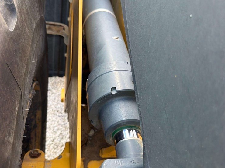 2022-john-deere-524-image-20