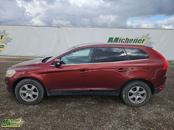 2010-volvo-xc60-image-5