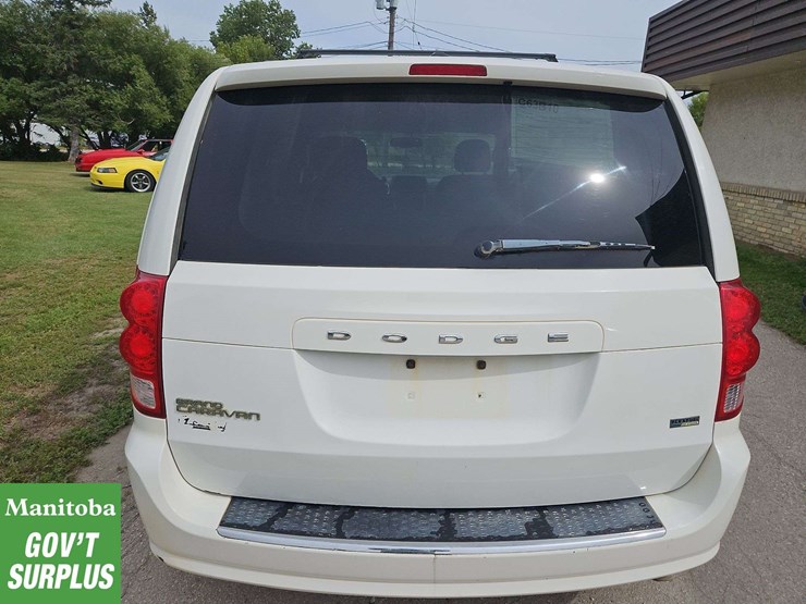 2011-dodge-grand-caravan-image-7