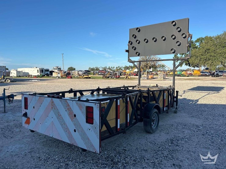 2011-energy-absorption-systems-tma9000-arrow-board-attenuator-trailer-image-3