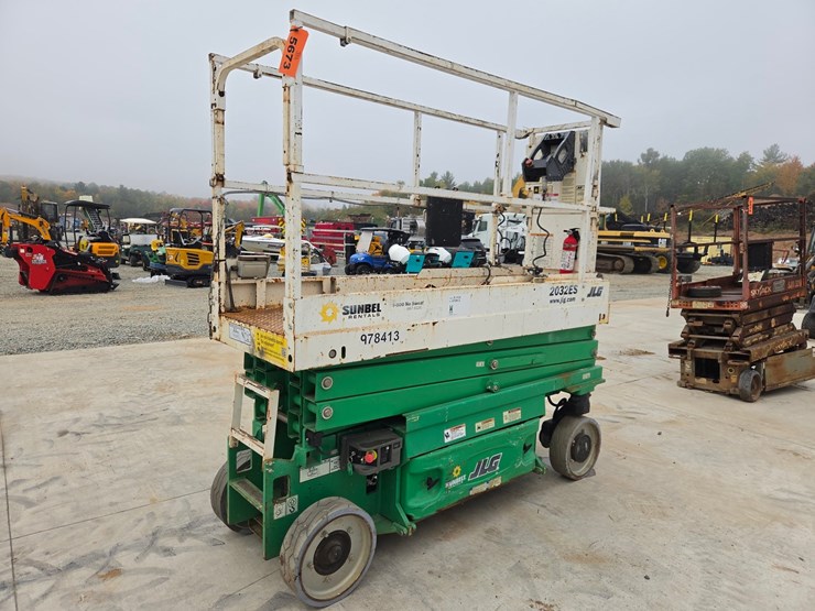 2017-jlg-2032es-image-5