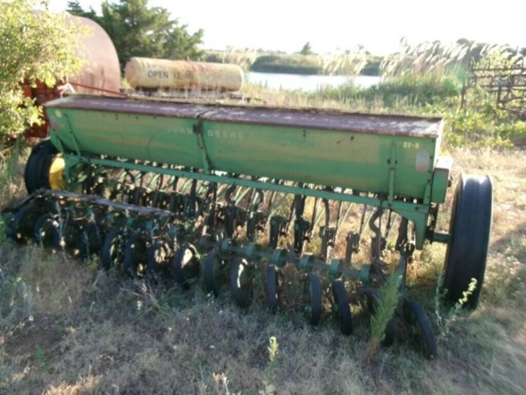 john-deere-df-b-end-wheel-drill-image-3