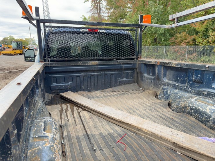 2019-ford-f150-xlt-image-13