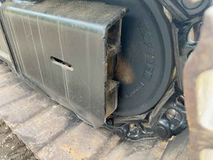 2016-deere-300g-lc-image-18