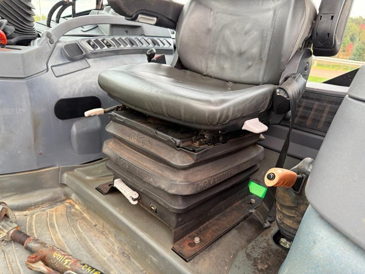 new-holland-ts110a-image-39