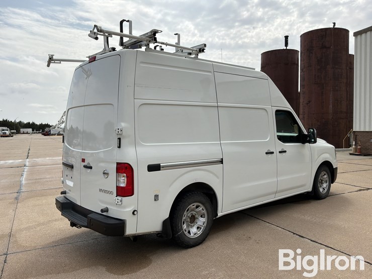 2017-nissan-nv2500-image-5