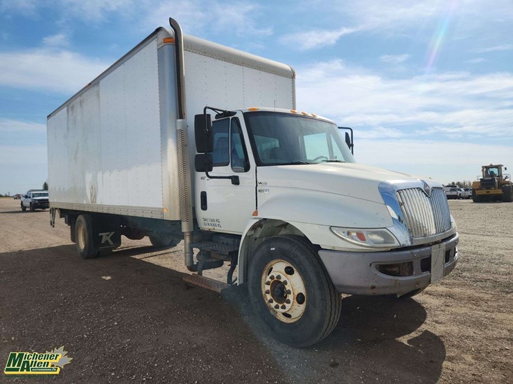 2014-international-durastar-4300-image-2