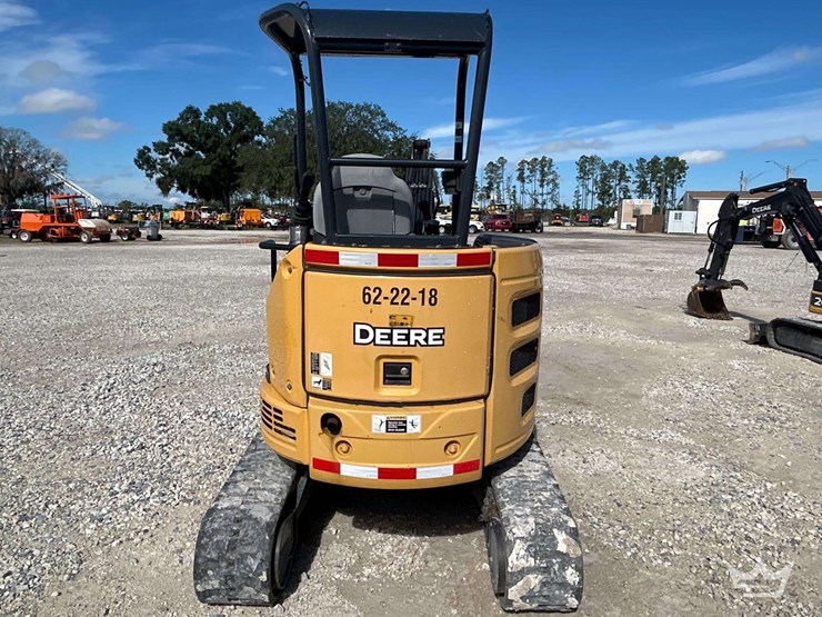 2017-deere-26g-image-34