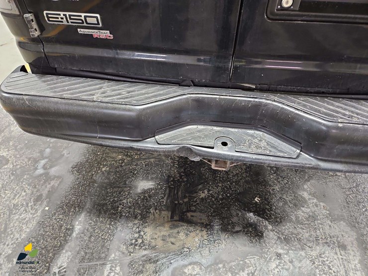 2013-ford-e150-image-32