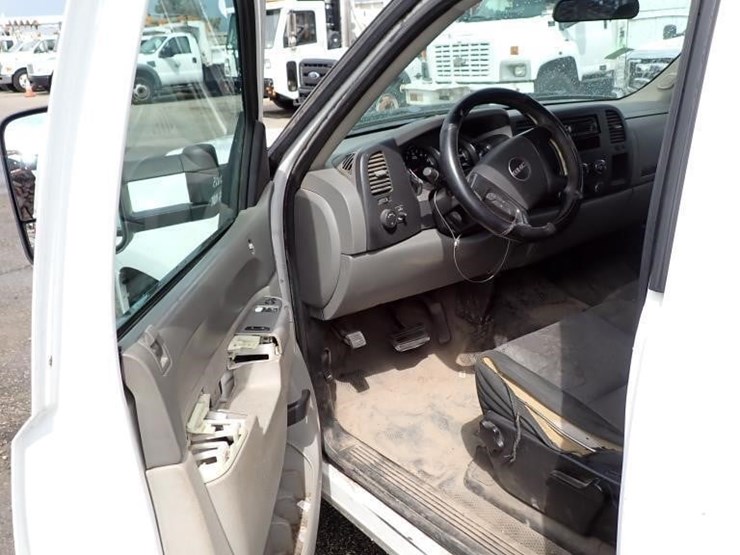 2013-gmc-sierra-2500-image-12