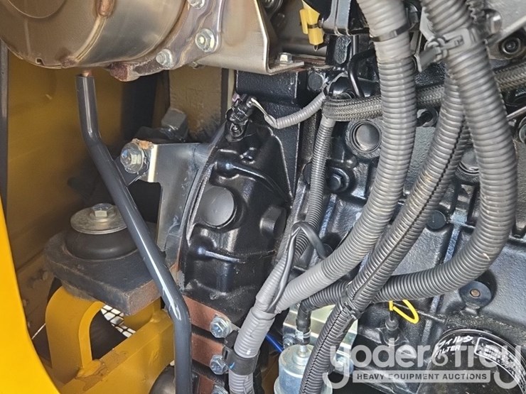 2020-deere-60g-image-44