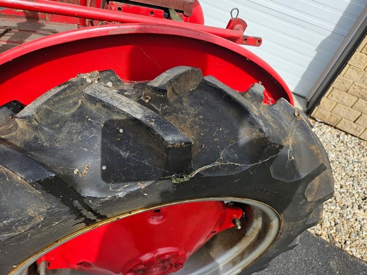 #2508-•-farmall-cub-tractor-image-33