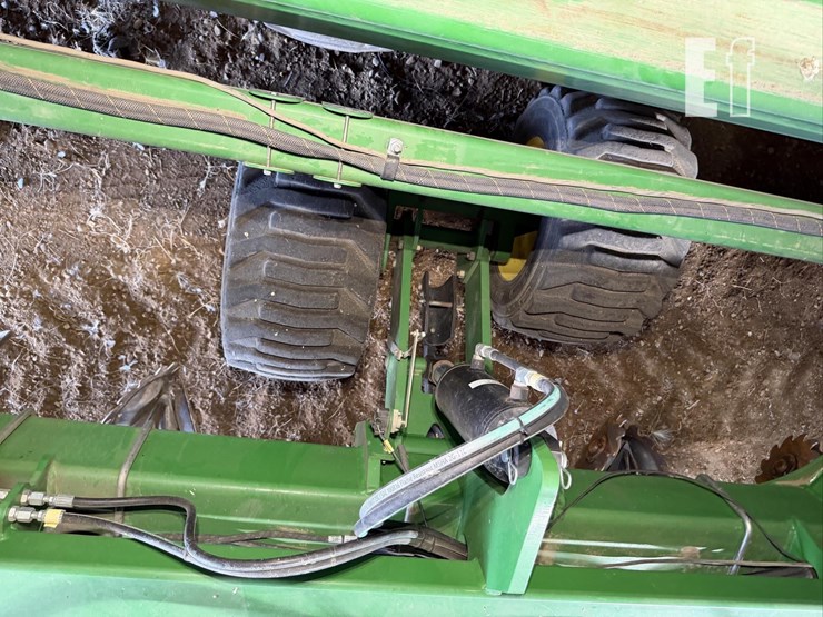 2013-john-deere-db60-image-54