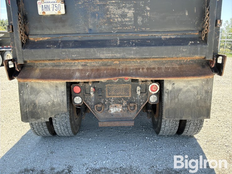 2015-freightliner-114sd-image-19