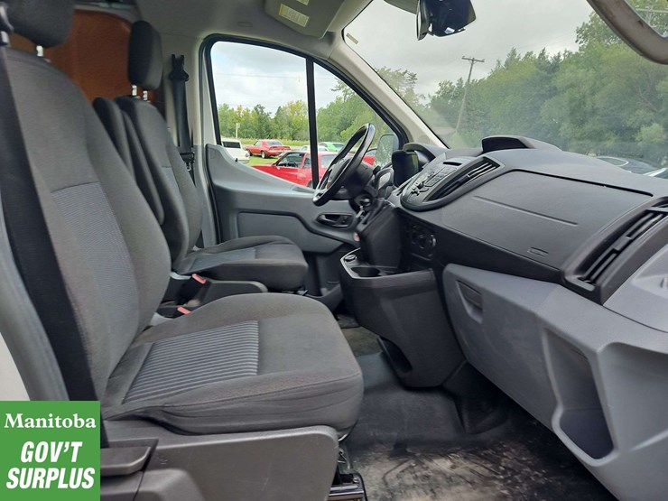 2017-ford-transit-image-19