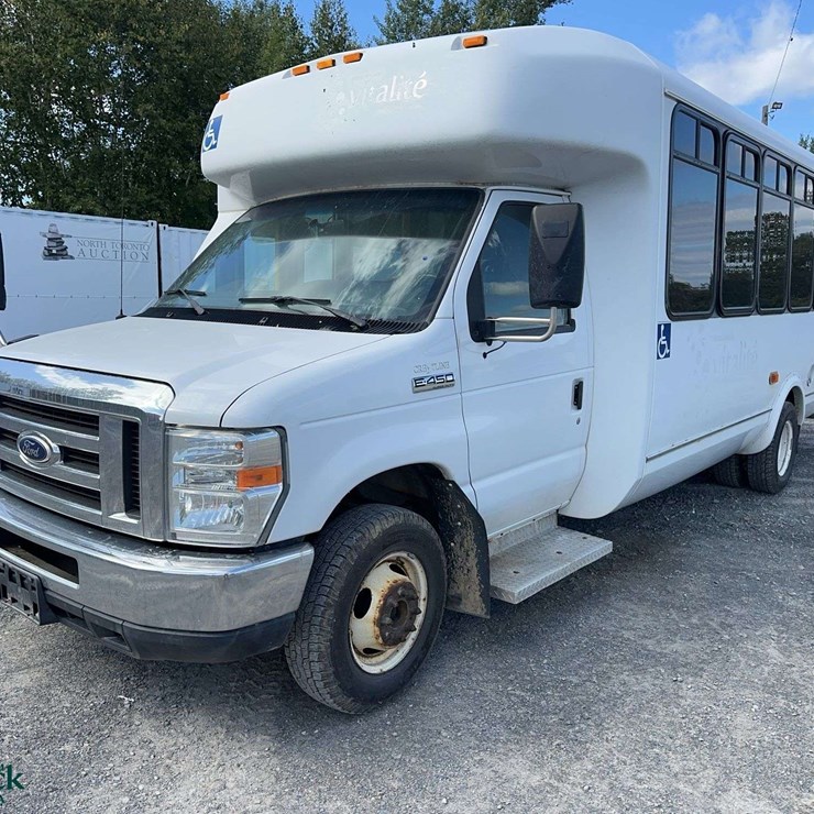2014 FORD E450