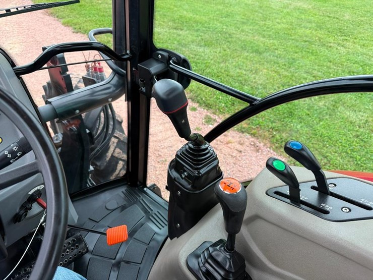 case-ih-farmall-95a-image-46