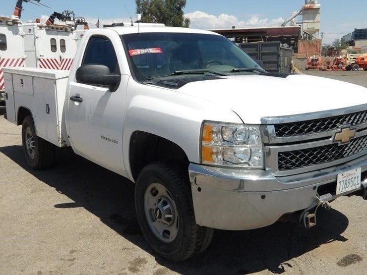 2011-chevrolet-silverado-2500hd-image-3