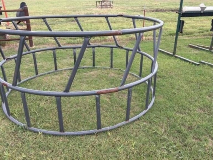 metal-round-bale-feeder-image-1