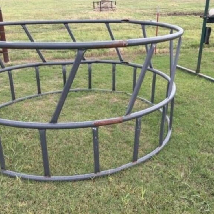 Metal round bale feeder
