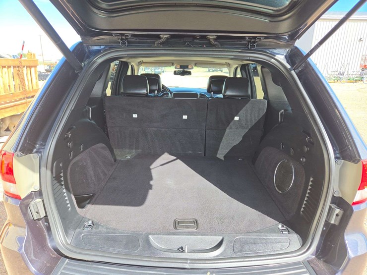 2013-jeep-grand-cherokee-laredo-image-10