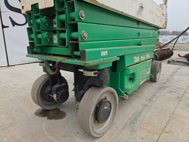 2017-jlg-2032es-image-9