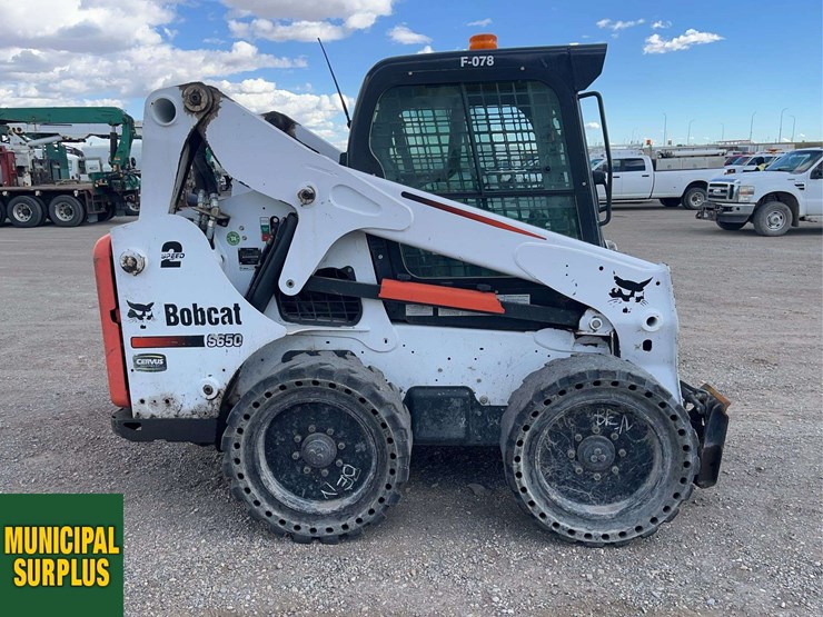 2014-bobcat-s650-image-7
