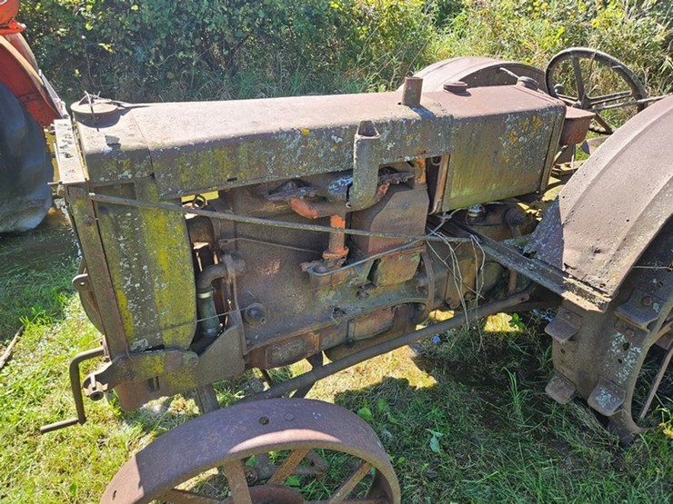 #2530-•-1939-case-c-tractor-image-11