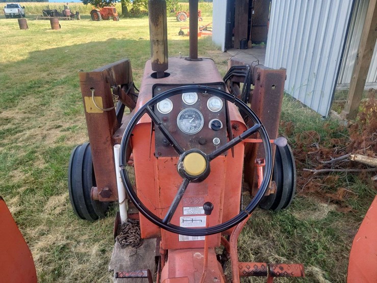 allis-chalmers-180-tractor-image-16