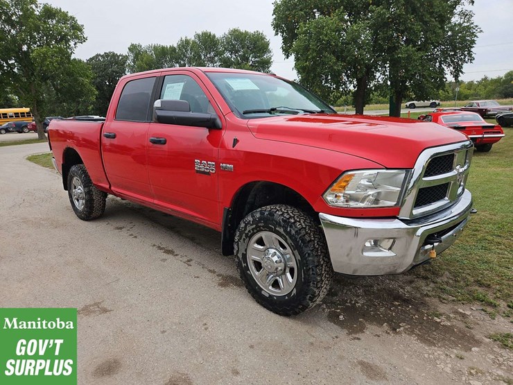 2015-dodge-2500-image-2