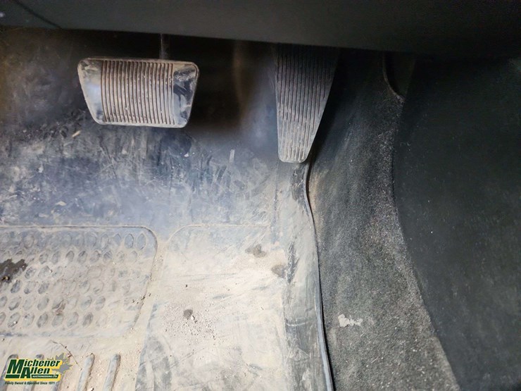 2013-dodge-1500-image-25