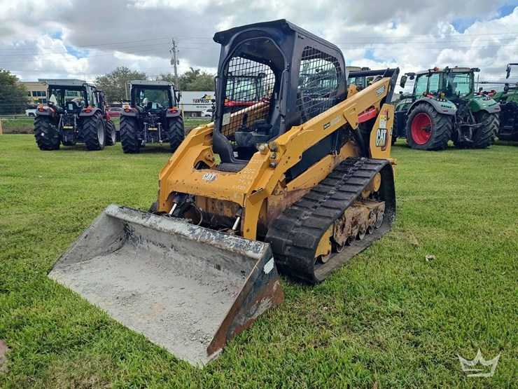 2021-caterpillar-299d3-image-1