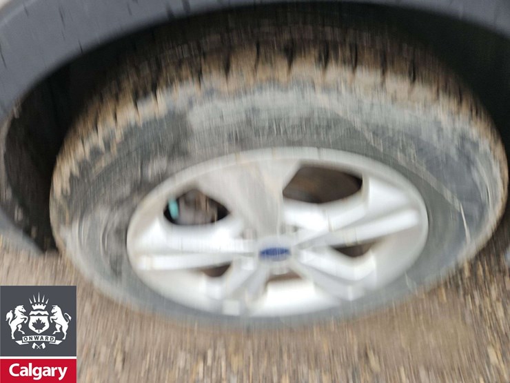 2015-ford-escape-se-image-9
