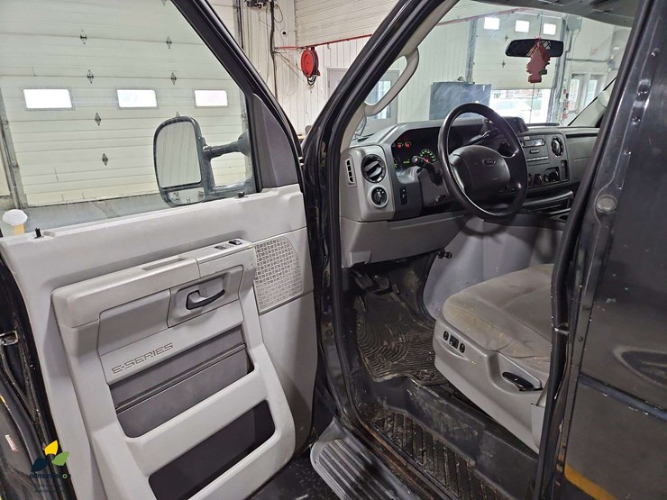 2013-ford-e150-image-10