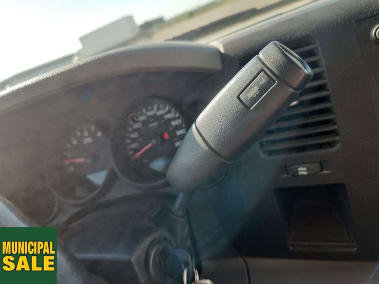 2011-chevrolet-silverado-1500-image-22