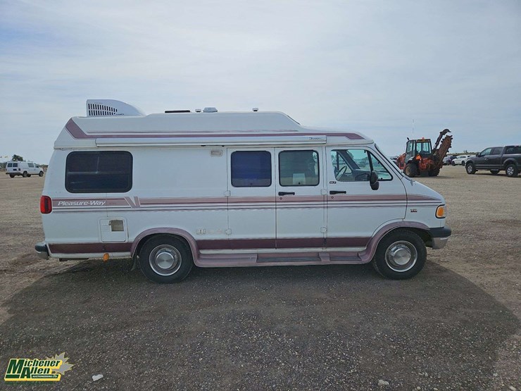1995-dodge-ram-van-image-5