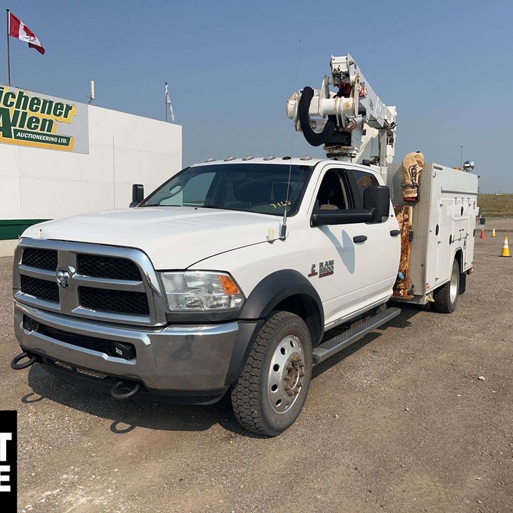 2015 Ram 5500 4x4 S/A Bucket Truck