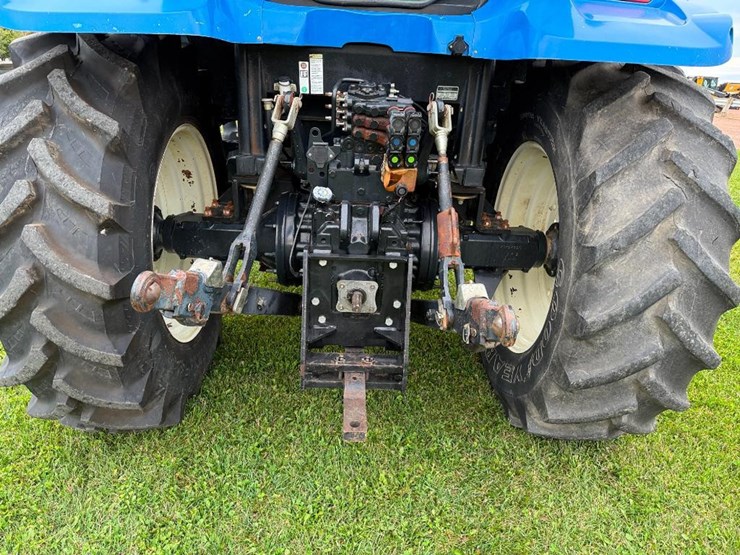new-holland-ts110a-image-21
