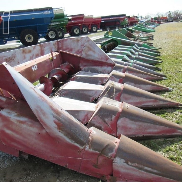 INTERNATIONAL 943