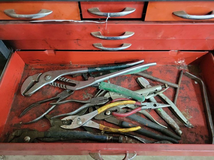 allis-chalmers-branded-tool-chest-with-assorted-hand-tools-image-7