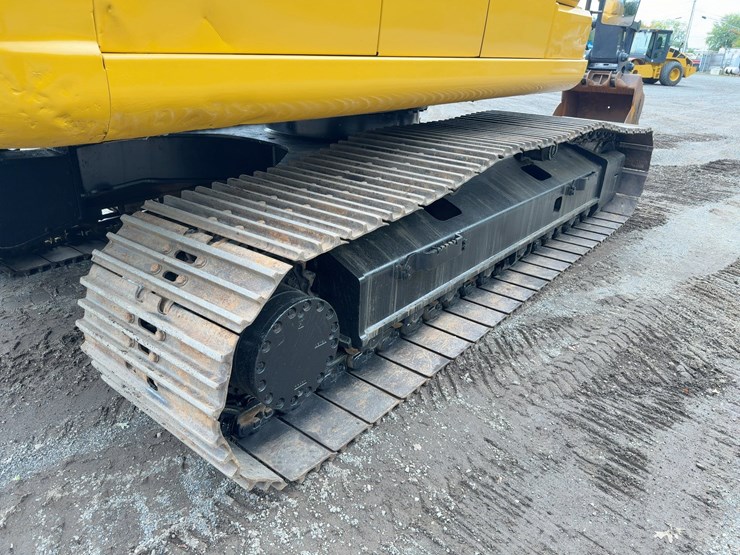 2016-deere-300g-lc-image-23