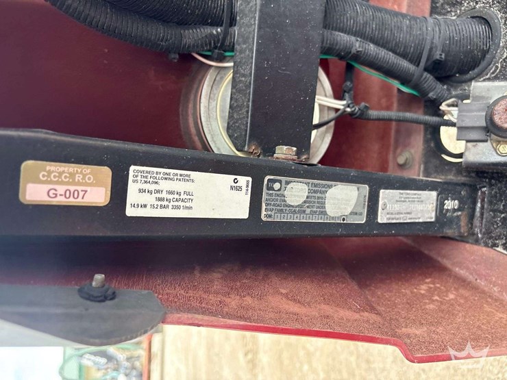 2010-toro-multi-pro-1750-175-gallon-low-profile-turf-sprayer-image-11
