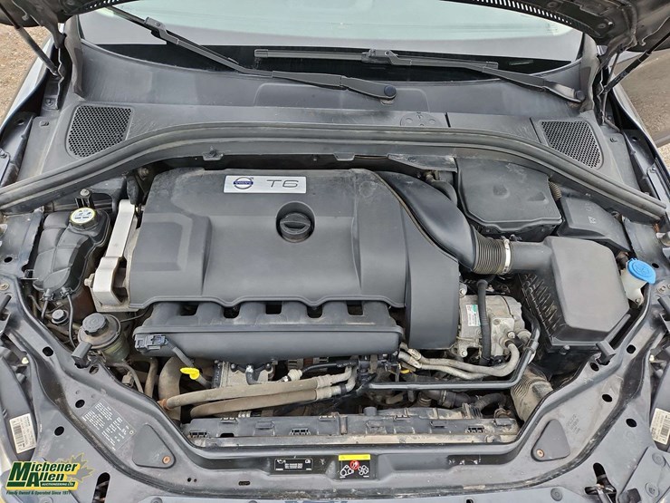 2010-volvo-xc60-image-28