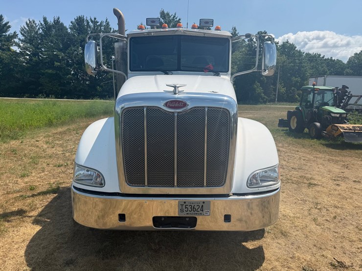 2012-peterbilt-384-image-8