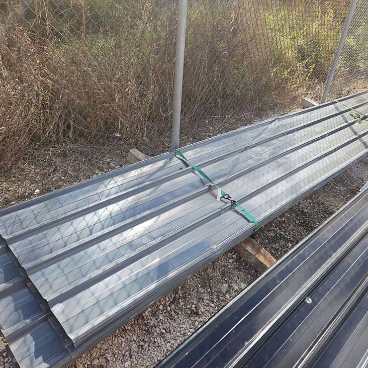 Dark Grey Metal Siding 18ft (Approximately 50 pieces)