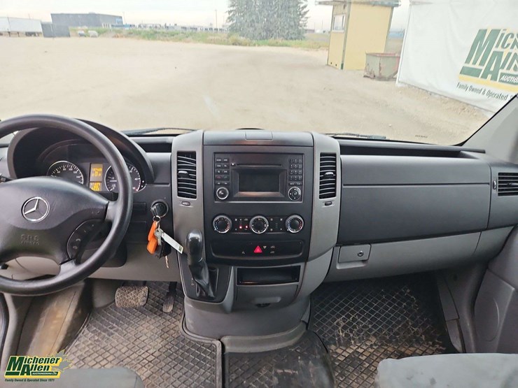 2013-mercedes-benz-sprinter-3500-image-22