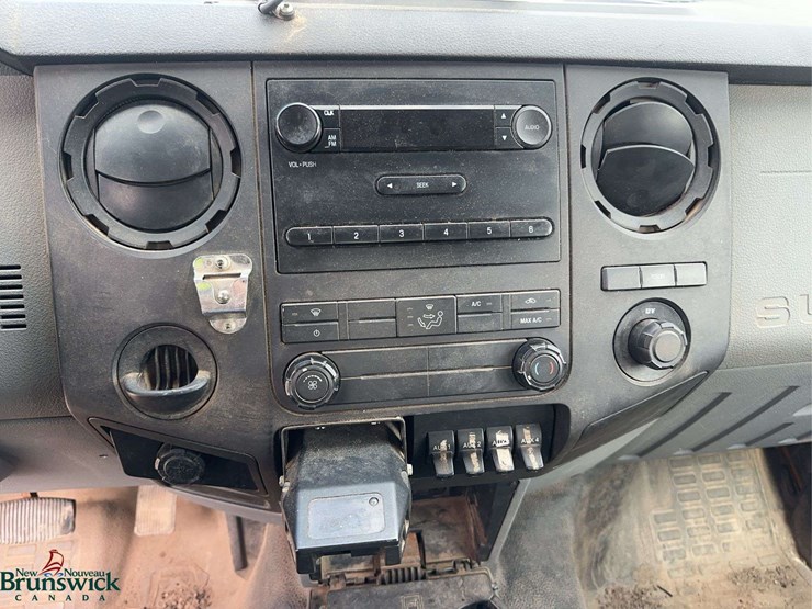2012-ford-f550-xl-image-22